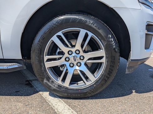 Used 2022 Ford Expedition Limited image 10