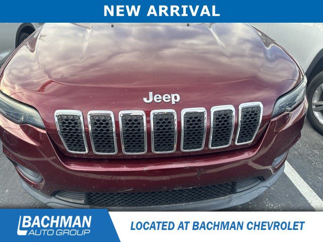 Used 2019 Jeep Cherokee Latitude w/ Cold Weather Group FWD image 3