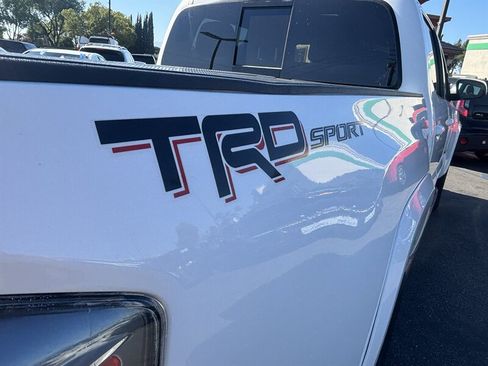 Used 2021 Toyota Tacoma TRD Sport w/ Technology Package RWD image 8