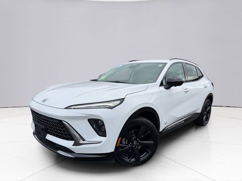 Used 2025 Buick Envision Sport Touring image 1