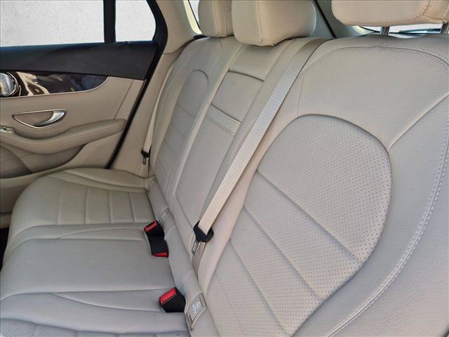 Used 2019 Mercedes-Benz GLC 300 4MATIC image 15