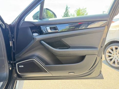Used 2018 Porsche Panamera 4S AWD/4WD image 30