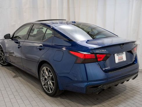 Certified 2023 Nissan Altima 2.0 SR image 3