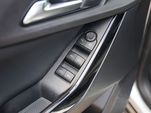 Used 2026 Chevrolet Equinox LT FWD image 21