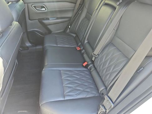 Used 2024 Nissan Rogue Platinum w/ Platinum Premium Package FWD image 25