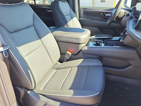 New 2026 Chevrolet Tahoe Premier w/ Sun And Tow Package RWD image 9