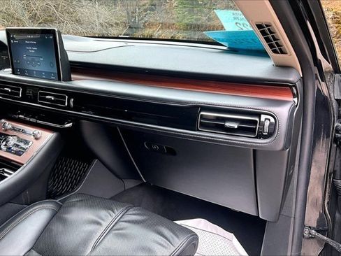 Used 2022 Lincoln Aviator Reserve w/ Equipment Group 201A AWD/4WD image 27