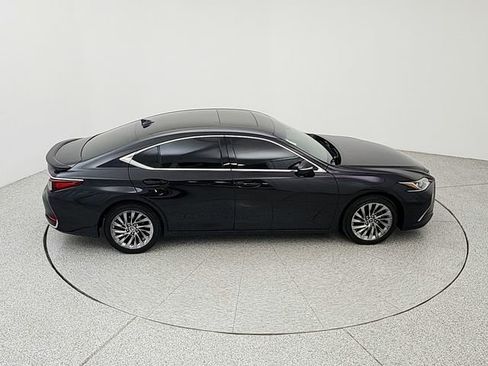 Used 2025 Lexus ES 300h w/ Accessory Package (Z2) image 16