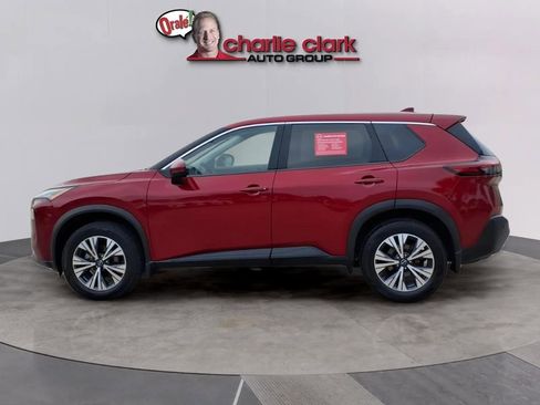 Used 2023 Nissan Rogue SV FWD image 2