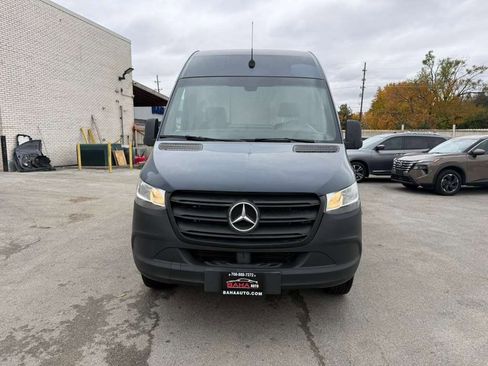 Used 2019 Mercedes-Benz Sprinter 144 image 2