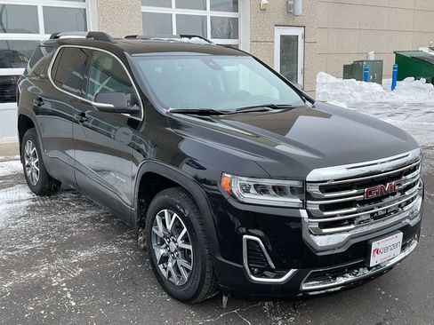 Used 2023 GMC Acadia SLT w/ Preferred Package image 3