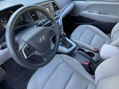 Used 2017 Hyundai Elantra SE FWD image 9