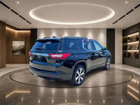 Used 2020 Chevrolet Traverse LT w/ LT Premium Package AWD/4WD image 7