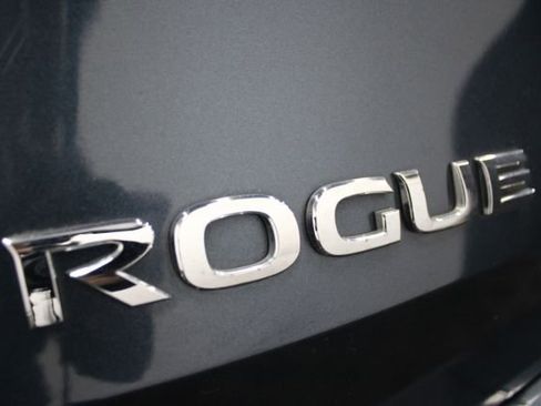 Used 2016 Nissan Rogue S image 5