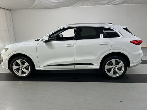 Used 2025 Audi Q5 Premium Plus w/ Premium Plus AWD/4WD image 6