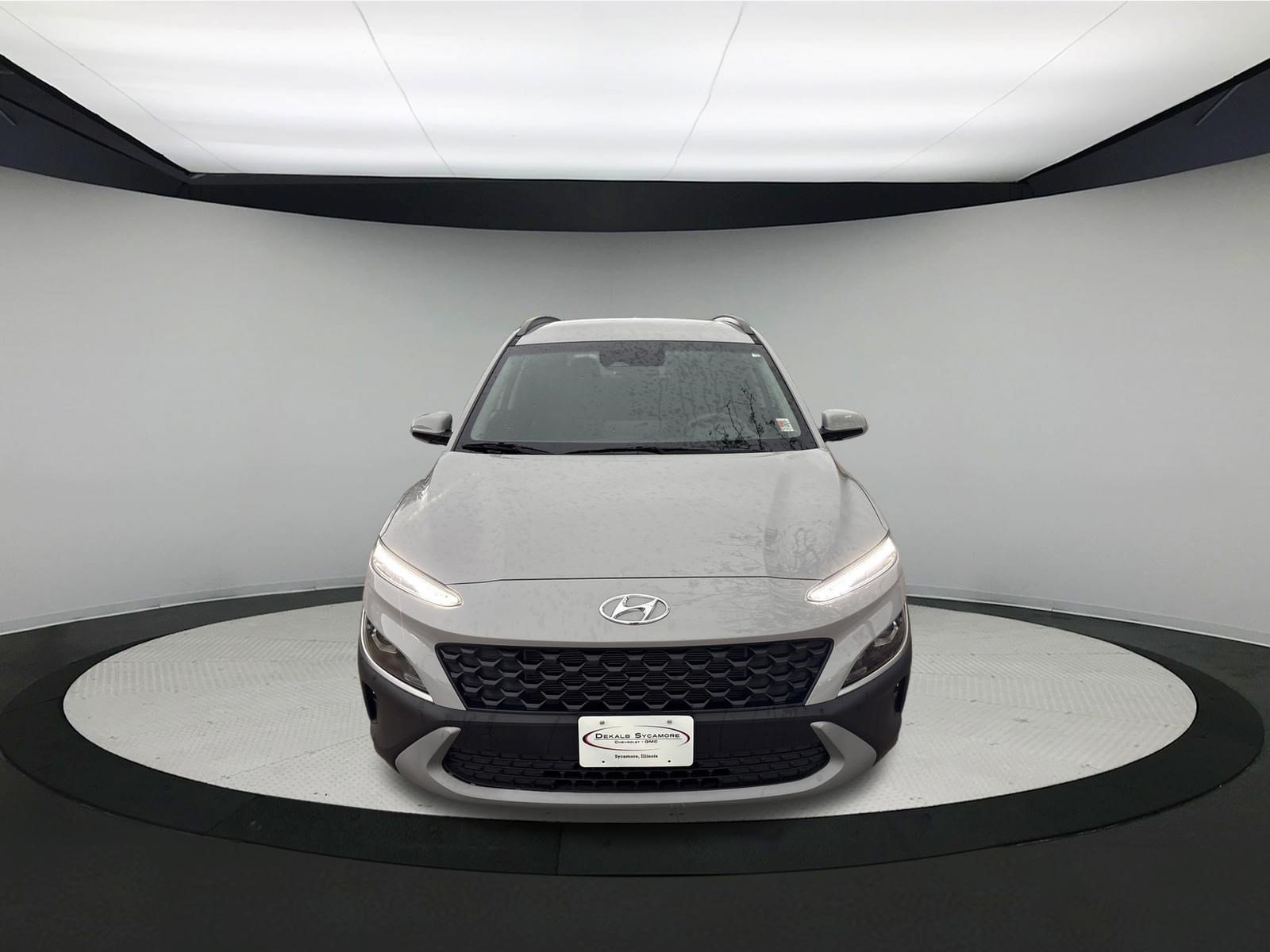 Used 2023 Hyundai Kona SEL AWD/4WD image 2