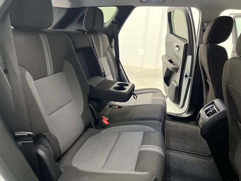 Used 2025 Chevrolet Blazer LT FWD image 17