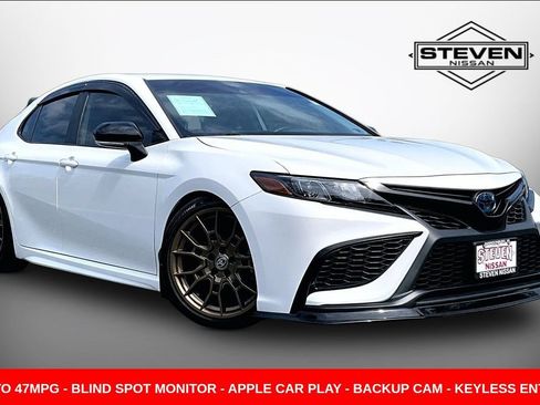 Used 2023 Toyota Camry SE w/ Convenience Package FWD image 1