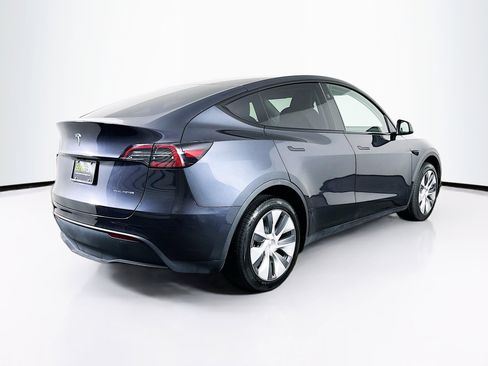 Used 2024 Tesla Model Y Long Range image 9