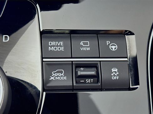 Used 2023 Subaru Solterra AWD image 26