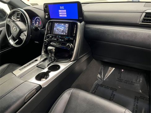 Used 2024 Lexus LX 600 F Sport image 12