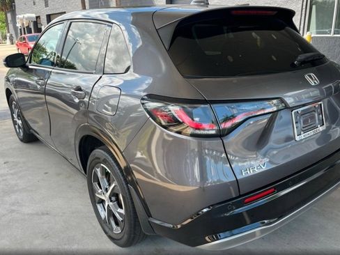 Used 2023 Honda HR-V EX-L image 9