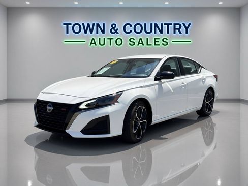 Used 2024 Nissan Altima 2.5 SR FWD image 19