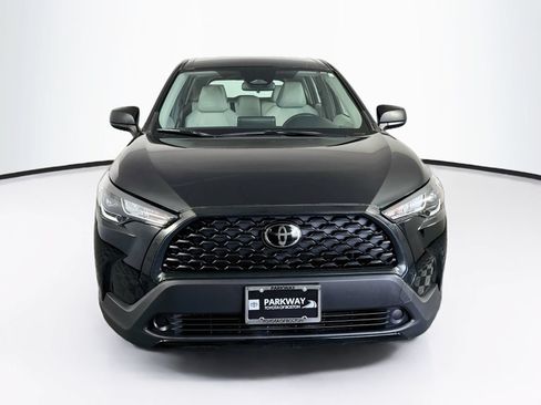 Used 2023 Toyota Corolla Cross L AWD/4WD image 2