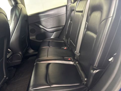 Used 2021 Tesla Model Y Long Range image 15