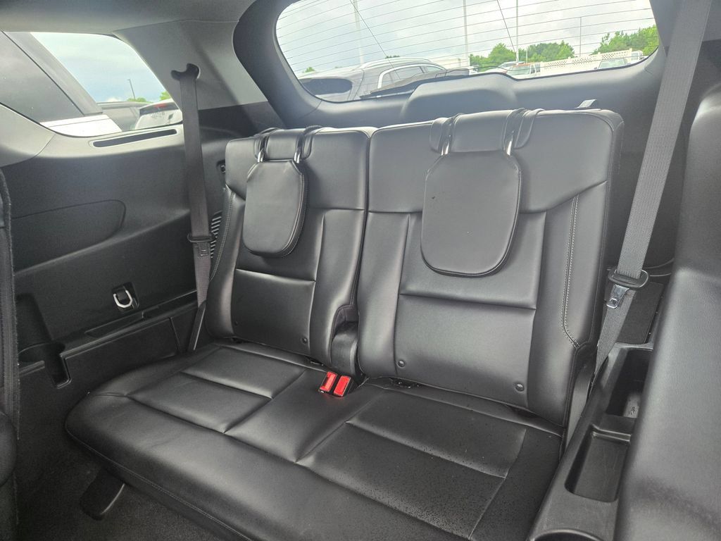 Used 2023 Ford Explorer XLT w/ Equipment Group 202A AWD/4WD image 9