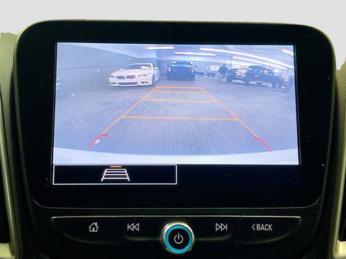 Used 2022 Chevrolet Malibu LT FWD image 9
