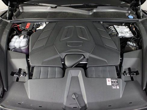 Certified 2025 Porsche Cayenne Coupe image 39