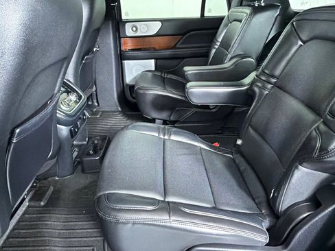 Used 2020 Lincoln Navigator Reserve w/ Luxury Package AWD/4WD image 21