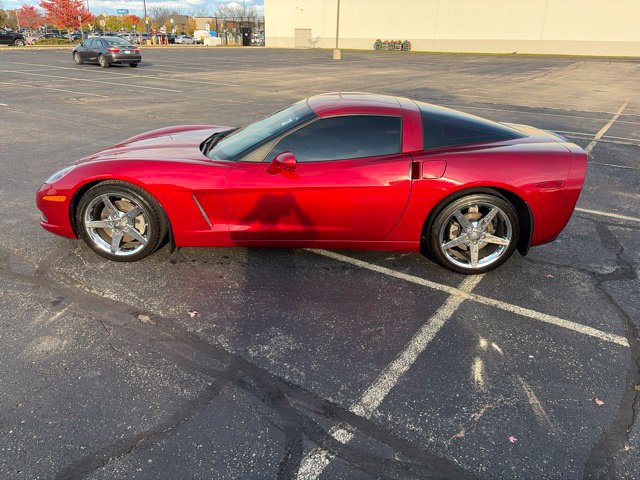 Used 2005 Chevrolet Corvette Coupe w/ Preferred Equipment Group RWD image 3