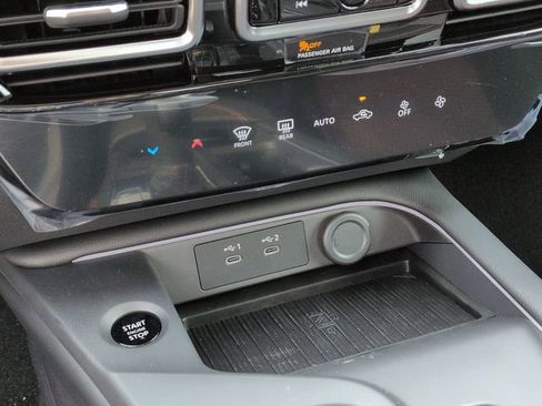 New 2026 Nissan Sentra SR w/ Floor Mat Package FWD image 31