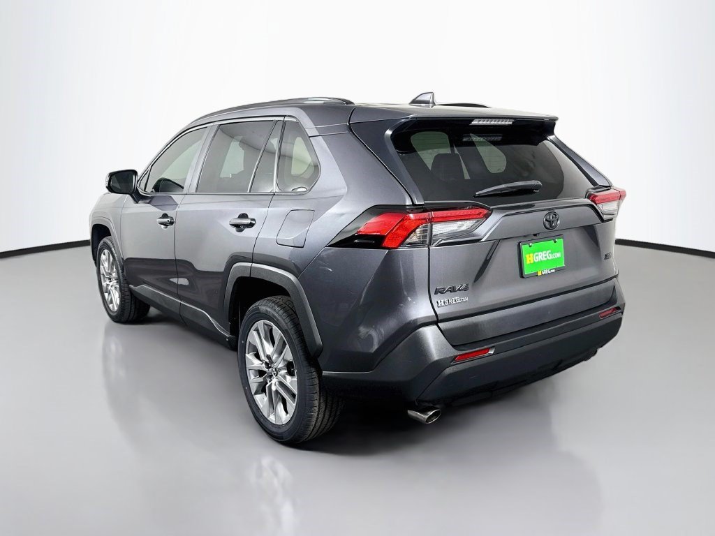 Used 2023 Toyota RAV4 XLE Premium FWD image 7