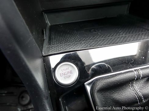 Used 2023 Volkswagen Taos SEL image 17