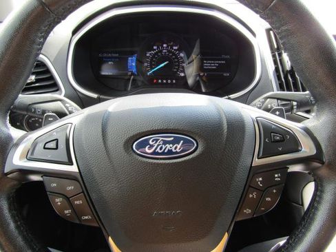 Certified 2019 Ford Edge SEL w/ Equipment Group 201A AWD/4WD image 18
