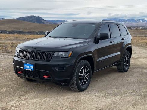 Used 2019 Jeep Grand Cherokee Altitude image 4