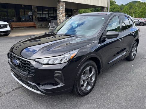 Used 2024 Ford Escape ST-Line w/ Tech Pack #1 AWD/4WD image 2