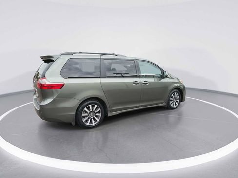 Certified 2020 Toyota Sienna Limited Premium image 8