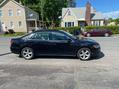 Used 2013 Volkswagen Passat TDI SE FWD image 4