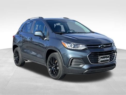 Used 2022 Chevrolet Trax LT w/ Driver Confidence Package image 1