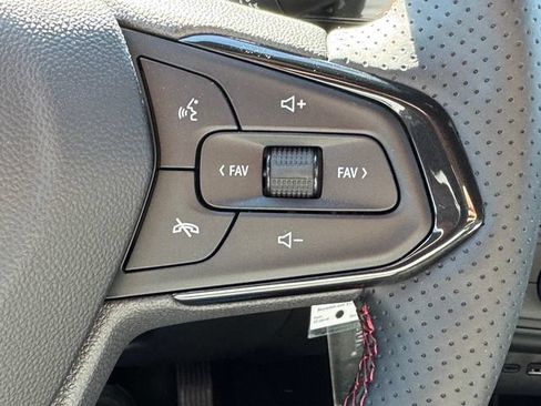 New 2026 Chevrolet Trax RS w/ Sunroof Package FWD image 19