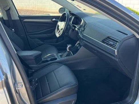 Used 2024 Volkswagen Jetta SE image 29