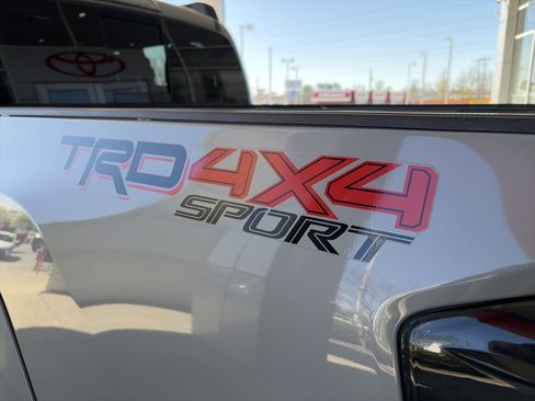 Used 2020 Toyota Tacoma TRD Sport w/ Blackout Package image 11