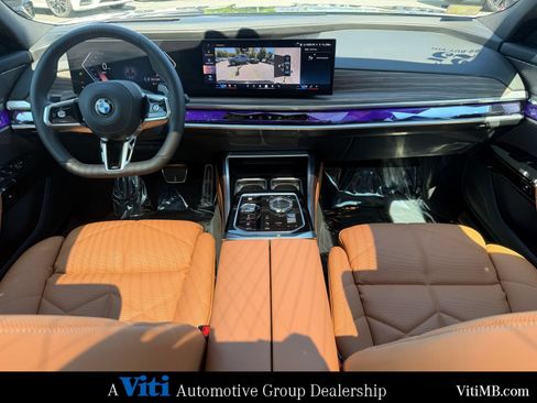 Used 2025 BMW 740i xDrive AWD/4WD image 2