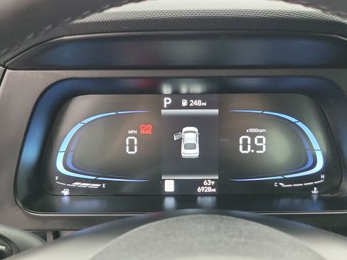 Certified 2025 Hyundai Elantra Sport w/ Cargo Package image 9