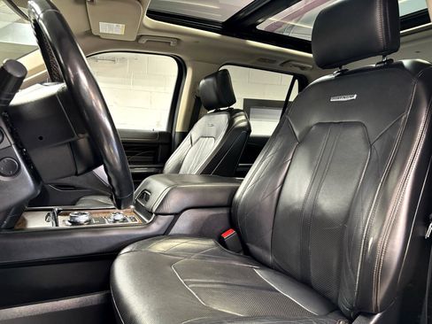 Used 2019 Ford Expedition Platinum image 31