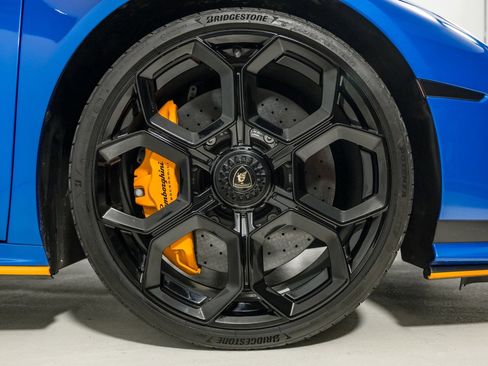 Used 2023 Lamborghini Huracan Tecnica image 12